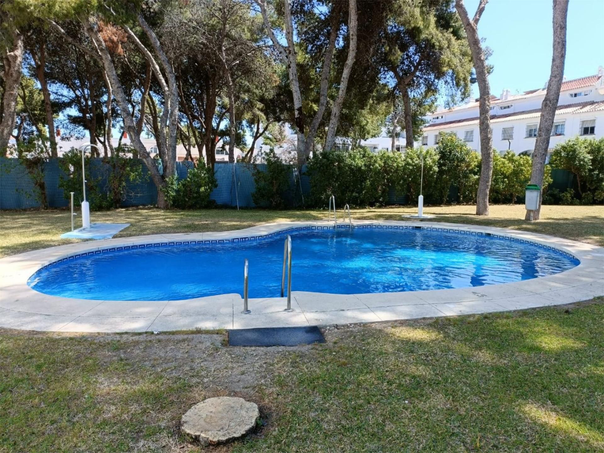 Swimming pool of Flat to rent in Torremolinos  with Air Conditioner, Heating and Terrace