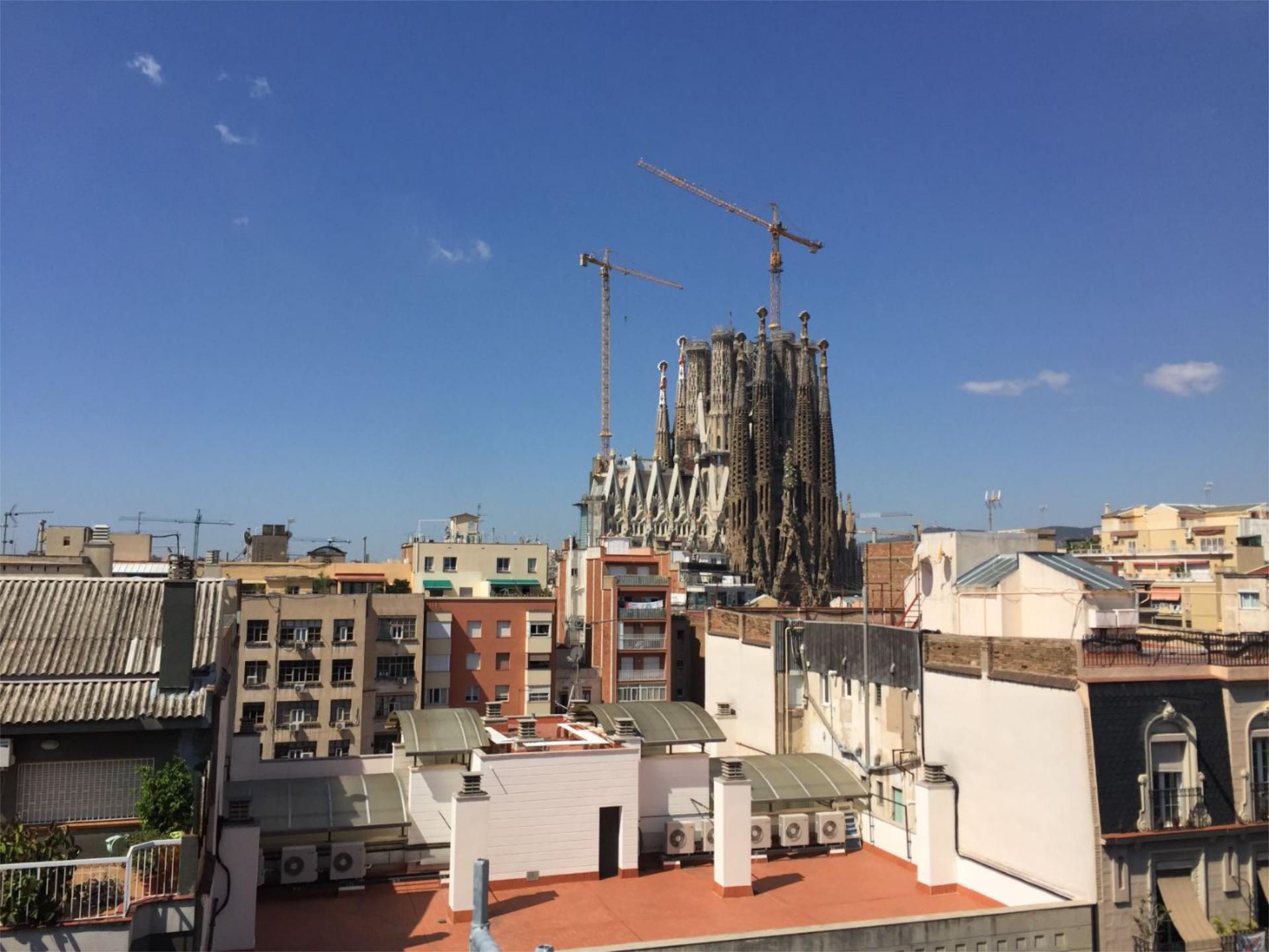 Vista exterior de Pis de lloguer en  Barcelona Capital amb Aire condicionat i Balcó