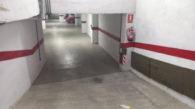 Garaje en Alquiler en Calle Granada, 12 en Albolote