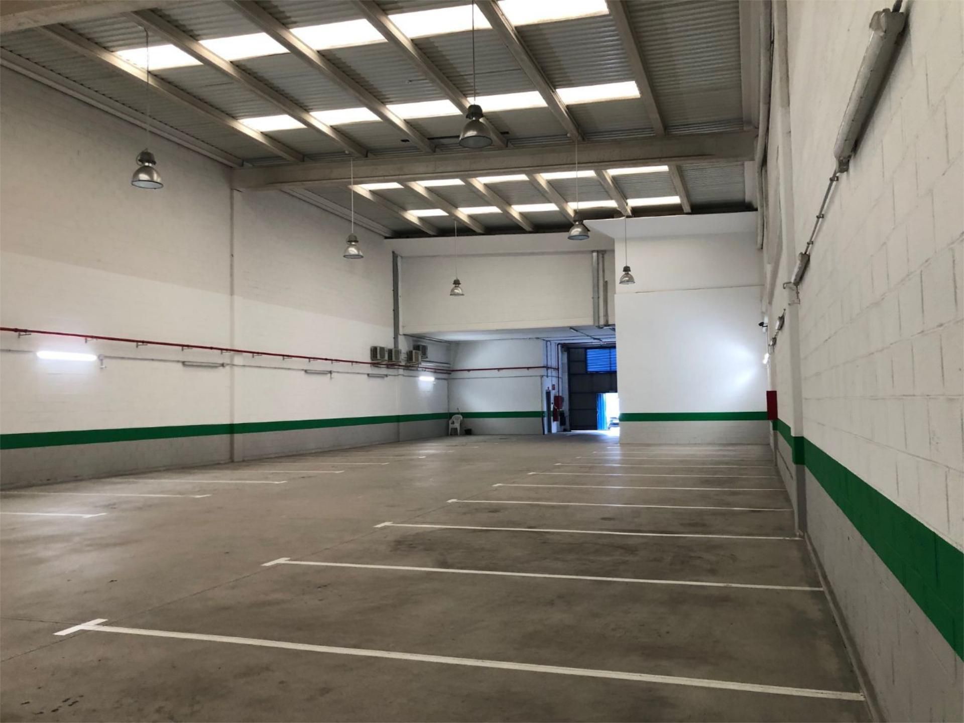 Nau industrial de lloguer a Polígono Industrial la Esprilla, 9, Igollo Aparcament de Nau industrial de lloguer en Camargo amb Aire condicionat