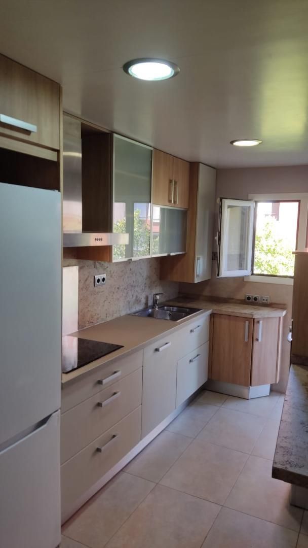 Cocina de Piso de alquiler en  Lleida Capital con Aire acondicionado, Calefacción y Parquet