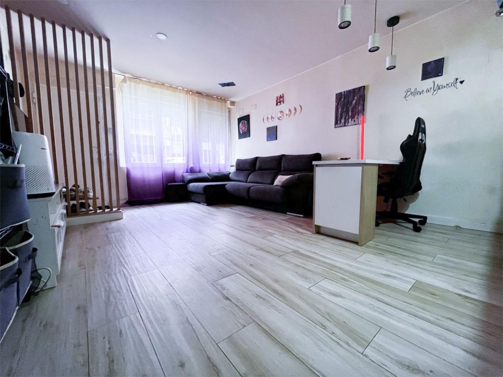 Living room of Flat for sale in  Madrid Capital  with Furnished