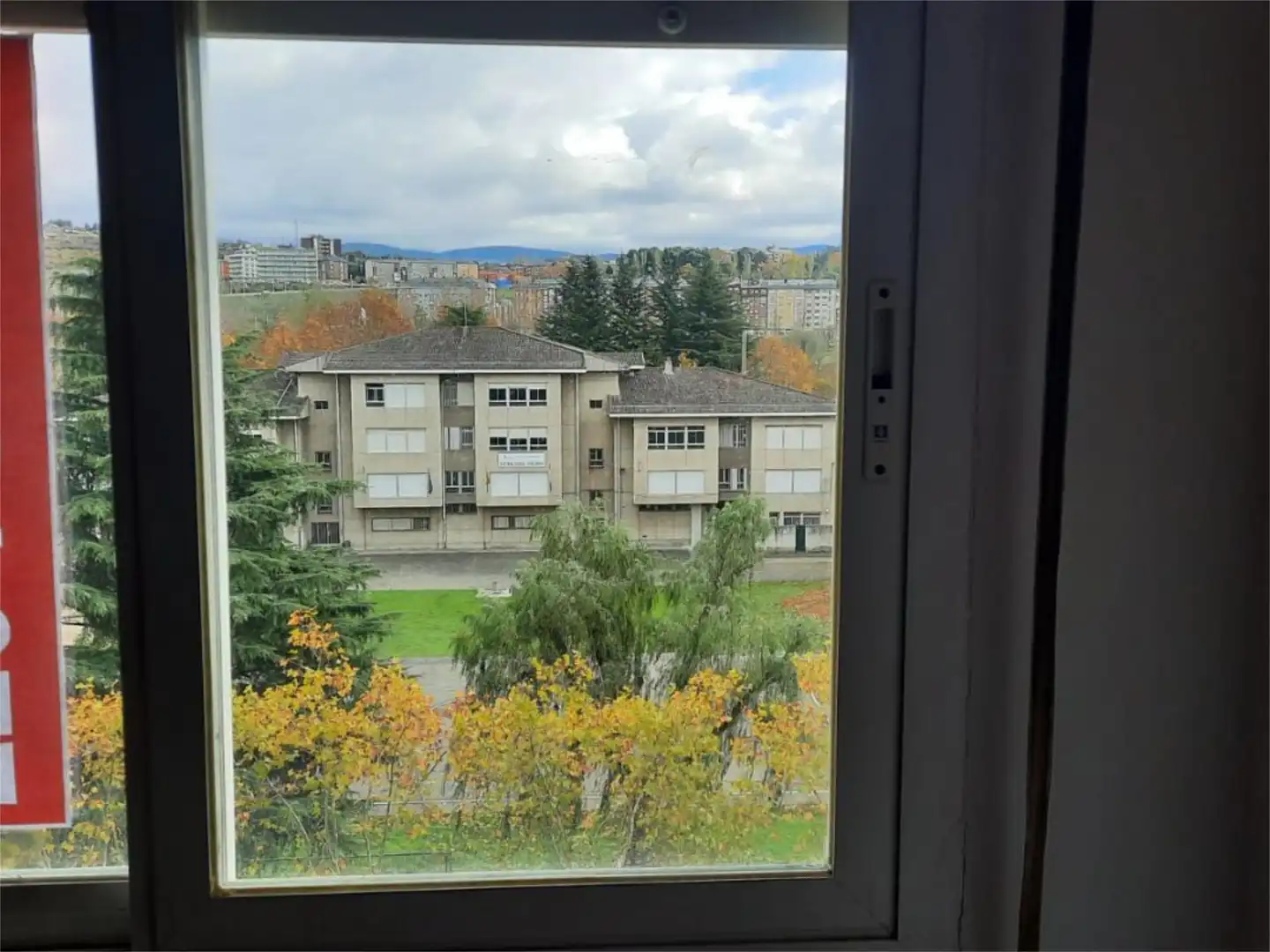 Pis en venda a Avenida Huertas del Sacramento, 7, Centro Vista exterior de Pis en venda en Ponferrada amb Calefacció, Parquet i Terrassa