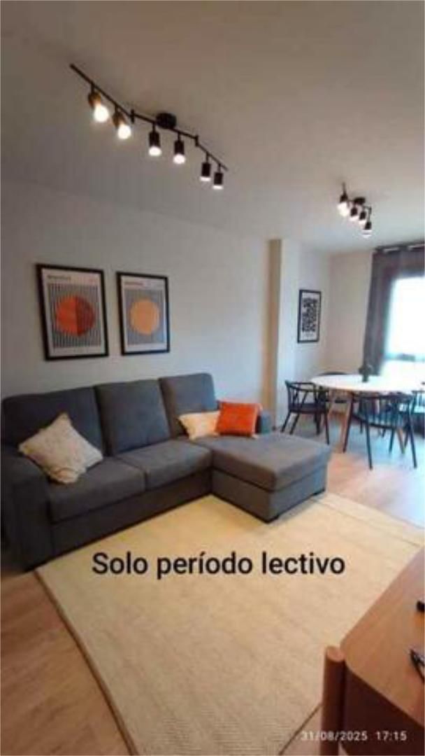 Sala de estar de Piso de alquiler en Cangas  con Terraza, Trastero y Amueblado