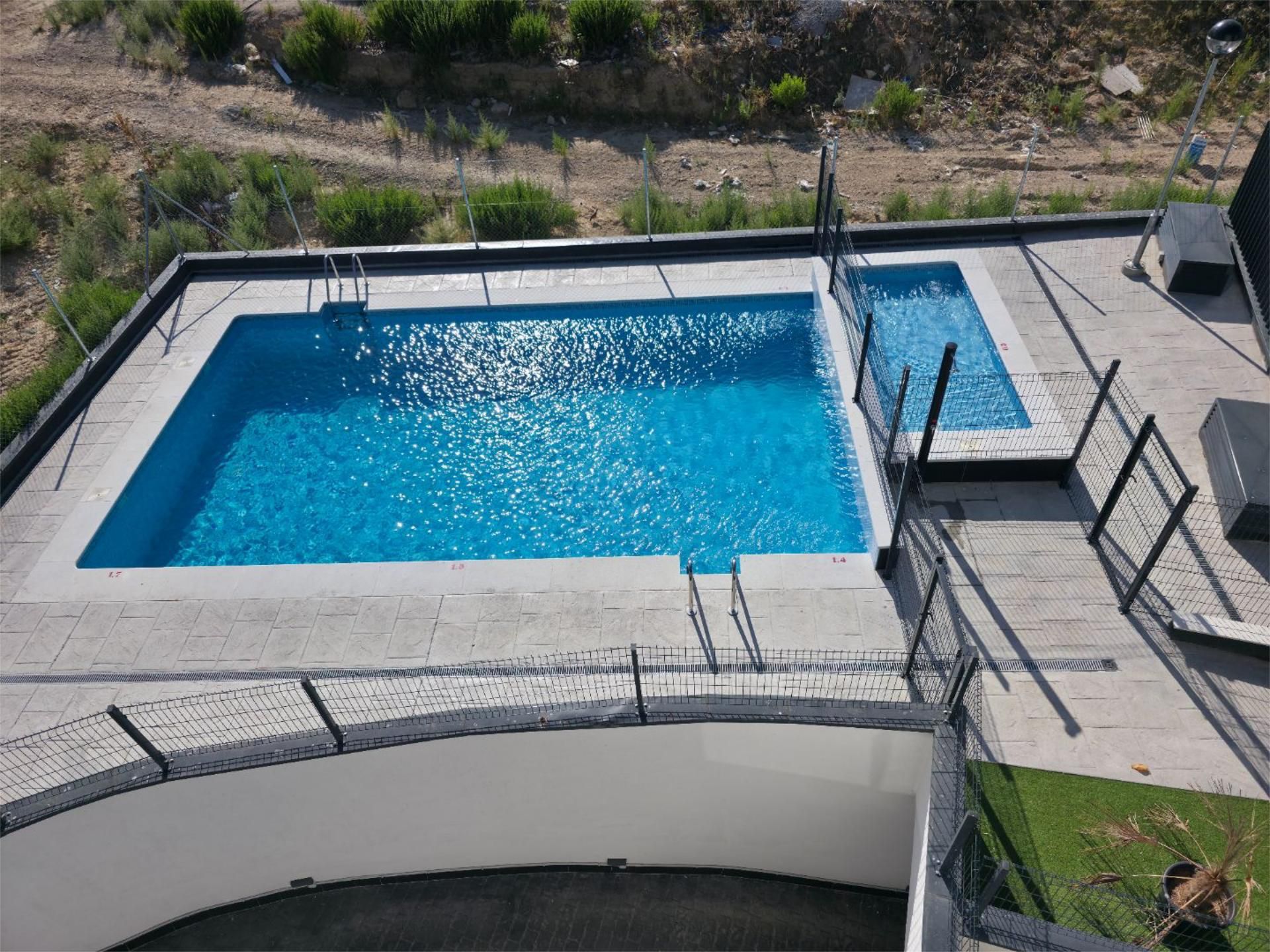 Piscina de Pis en venda en Arroyo de la Encomienda amb Aire condicionat, Jardí privat i Parquet