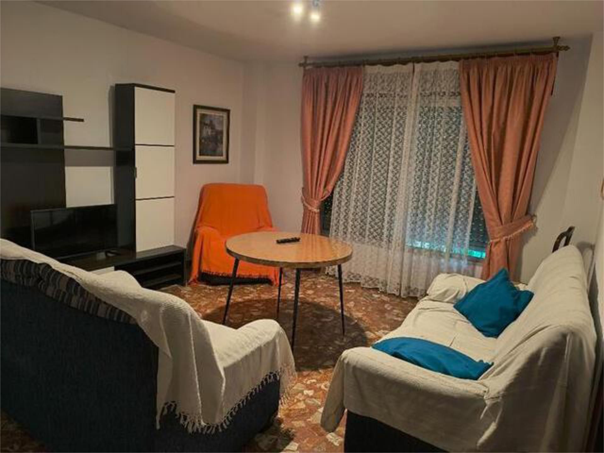Piso de alquiler en Cañero