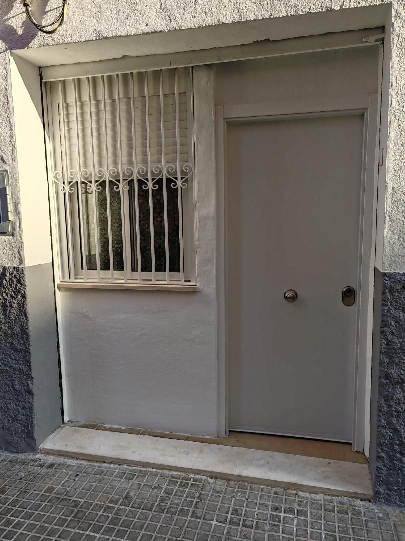 Planta baja de alquiler en Carrer del Rei Martí, Polígon de Llevant