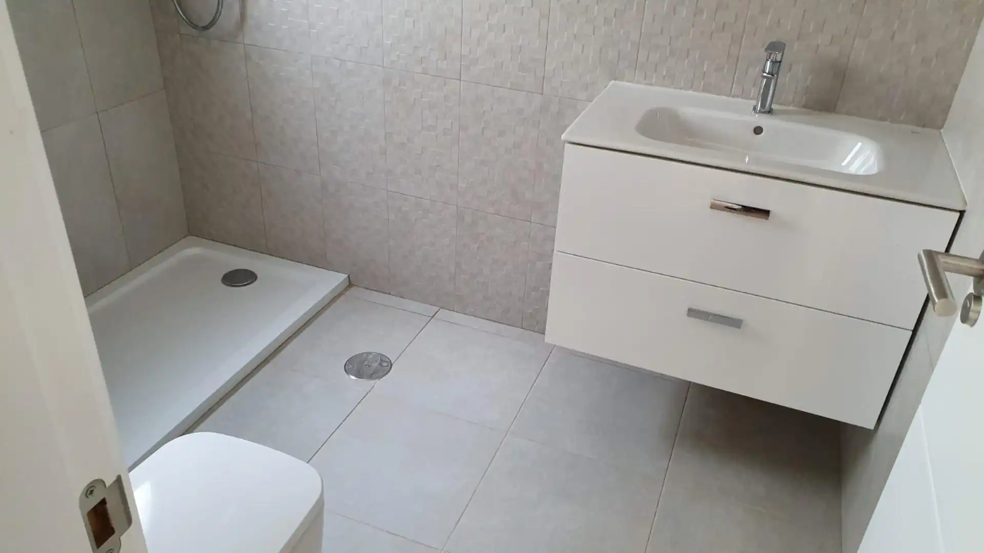 Flat for sale in Camino del Patriarca, Tablero Bajo - Arruzafilla Bathroom of Flat for sale in Córdoba with Private garden, Parquet flooring and Terrace