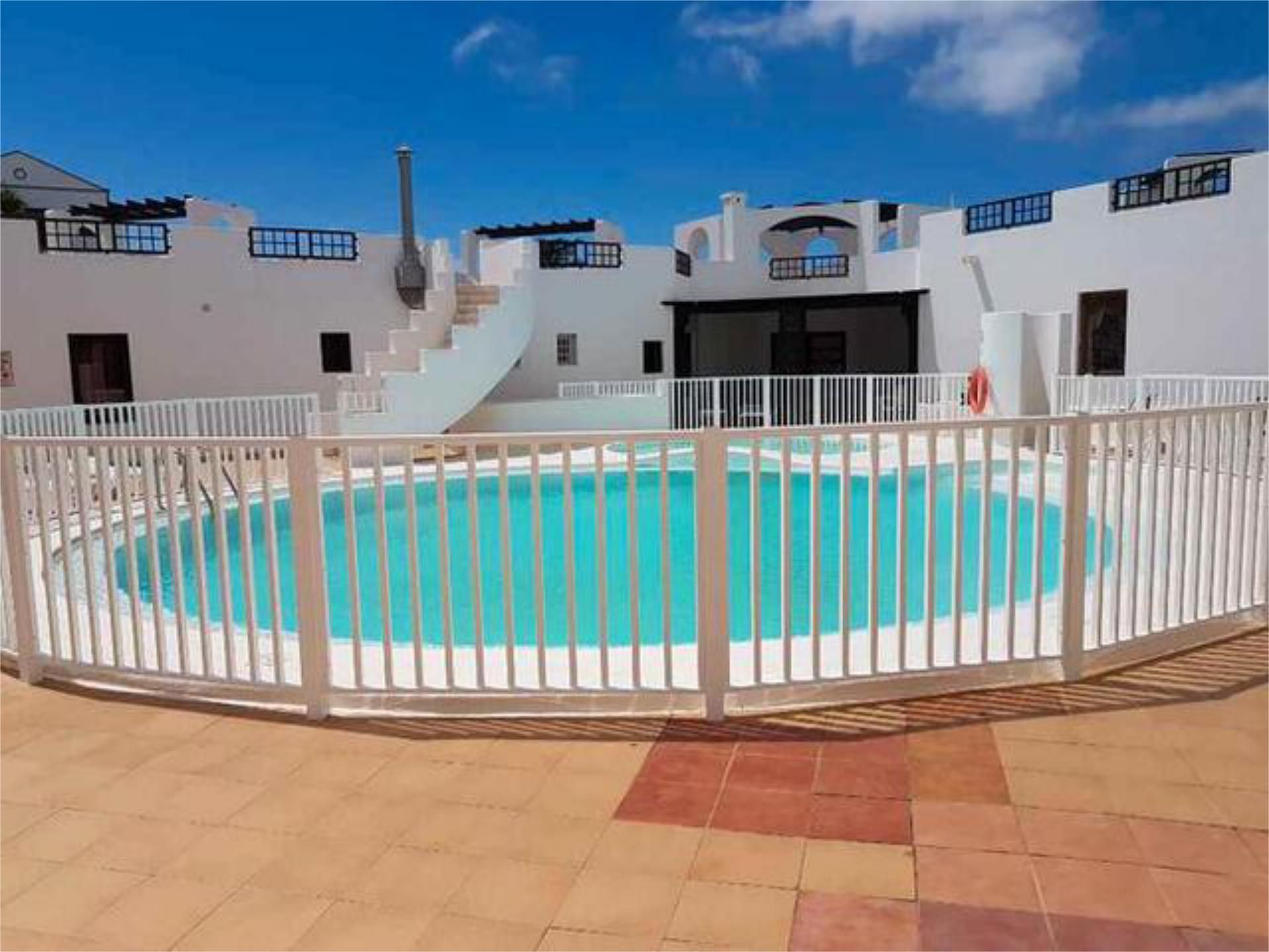 Piscina de Apartamento de alquiler en Teguise con Terraza, Piscina y Amueblado