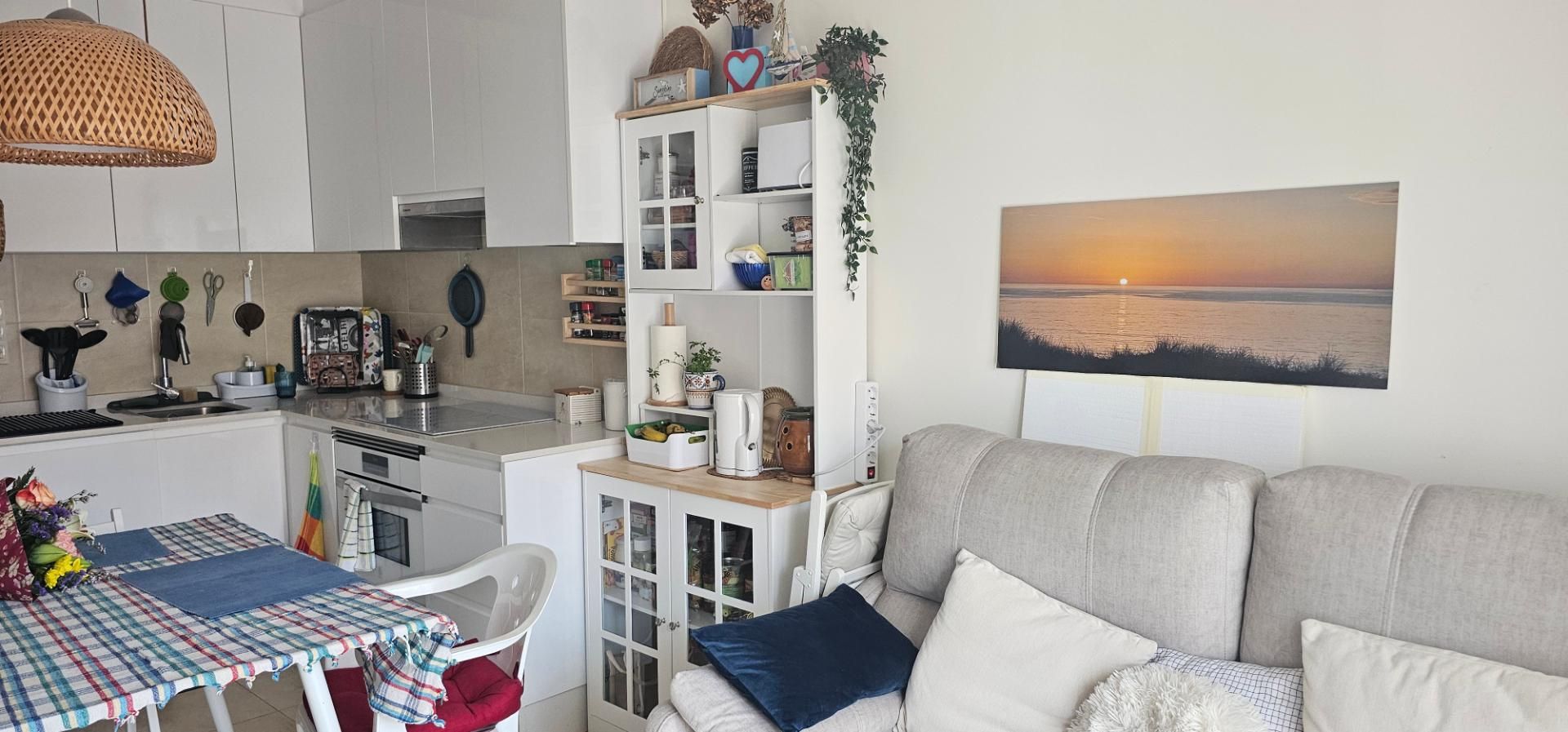 Sala d'estar de Apartament de lloguer en Sanxenxo amb Calefacció, Terrassa i Moblat