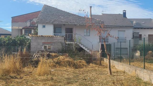 Casa-chalet en Venta en Plaza Calvo Soltelo, 10 en Cacabelos