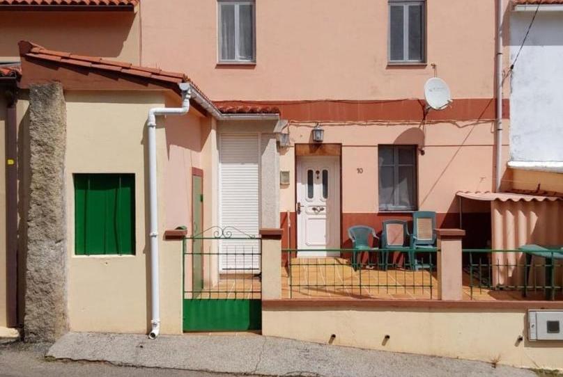 Casa adosada en venda a Lugar Pedreira, 8, A Pobra do Caramiñal, A Coruña - imatge 1 Foto 1 de Casa adosada en venda a Lugar Pedreira, 8, A Pobra do Caramiñal, A Coruña