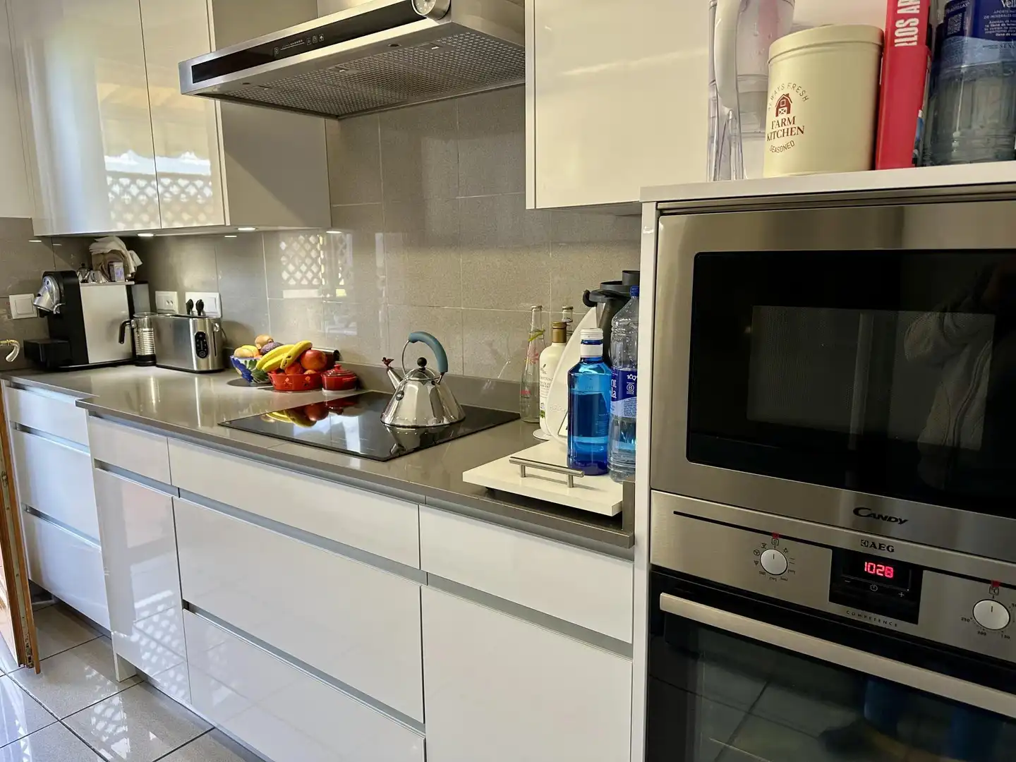 Piso en venta en Calle Playa de las Américas, 36, El Pinar - Punta Galea Cocina de Piso en venta en Las Rozas de Madrid con Aire acondicionado, Terraza y Piscina