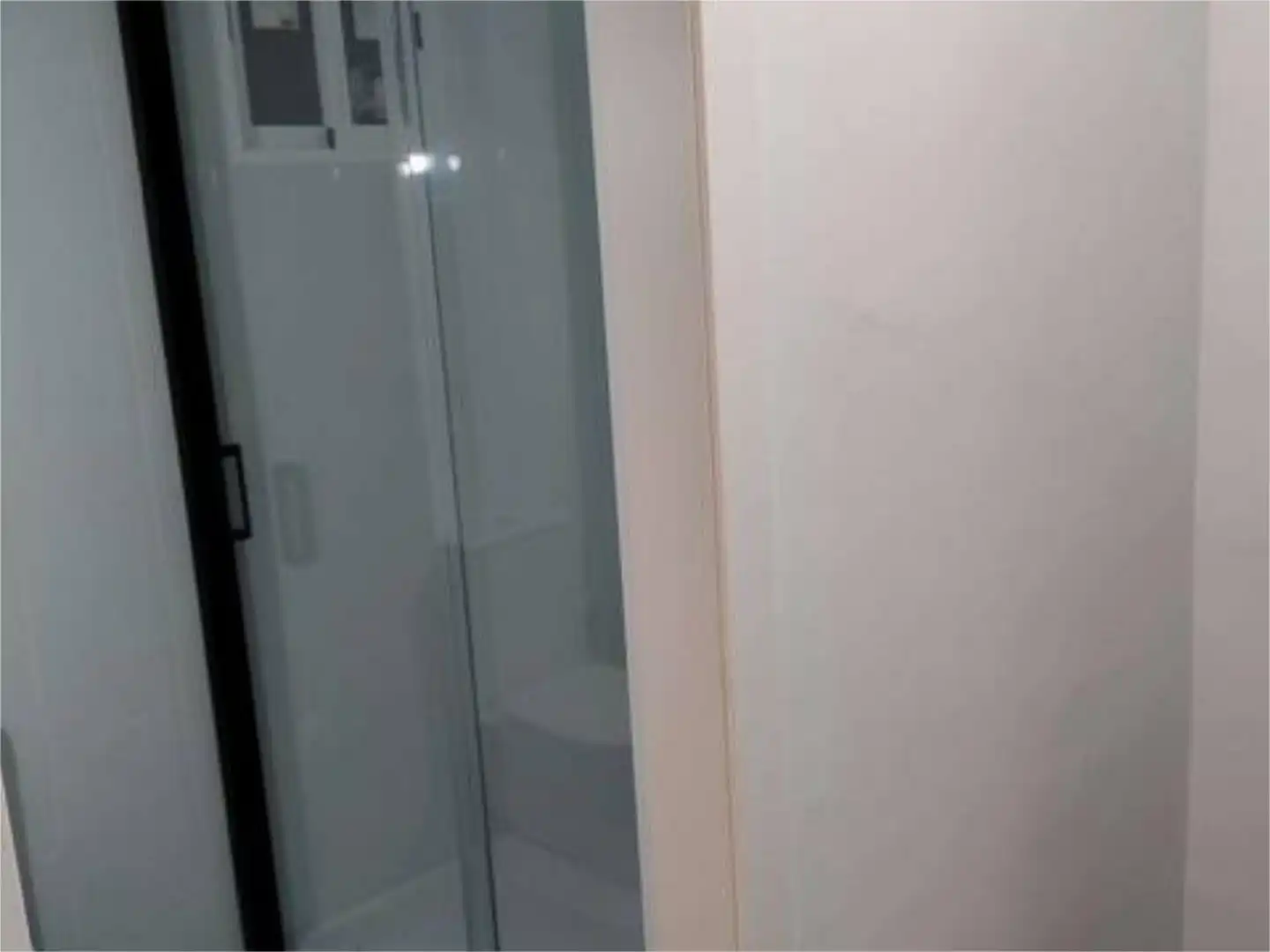 Bathroom of Flat for sale in Camas  with Air Conditioner, Terrace and Balcony