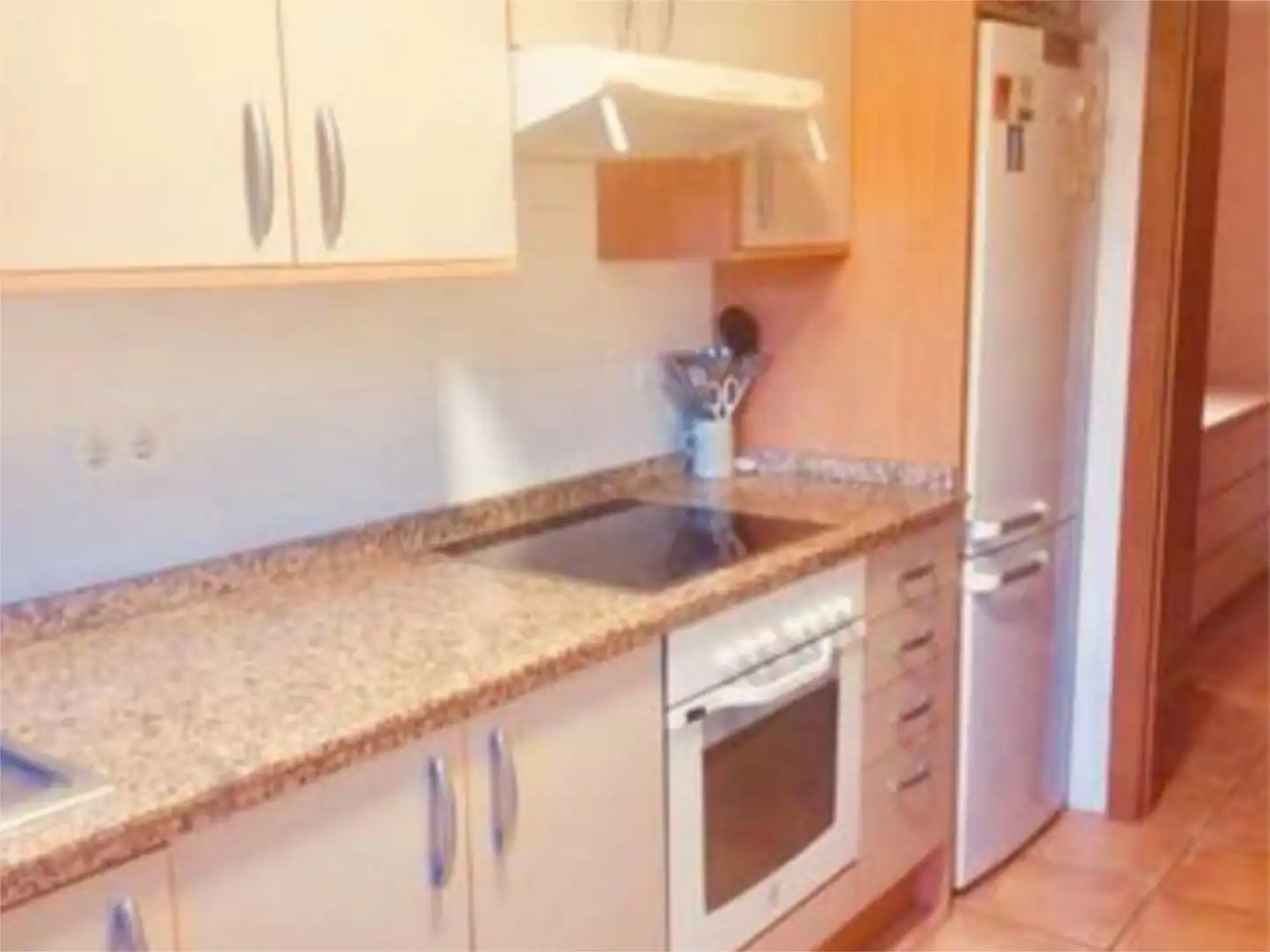 Apartamento de alquiler en Calle Pescara, 2, Montañar - El Arenal Cocina de Apartamento de alquiler en Jávea / Xàbia con Aire acondicionado, Calefacción y Jardín privado
