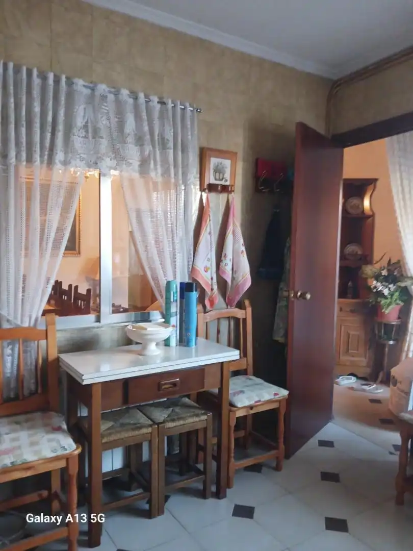 Casa adosada en venta en Calle Los Morales, 9, El Casar de Escalona Habitación de Casa adosada en venta en El Casar de Escalona con Terraza y Balcón