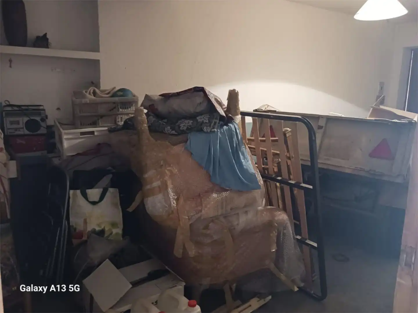 Casa adosada en venta en Calle Los Morales, 9, El Casar de Escalona Habitación de Casa adosada en venta en El Casar de Escalona con Terraza y Balcón