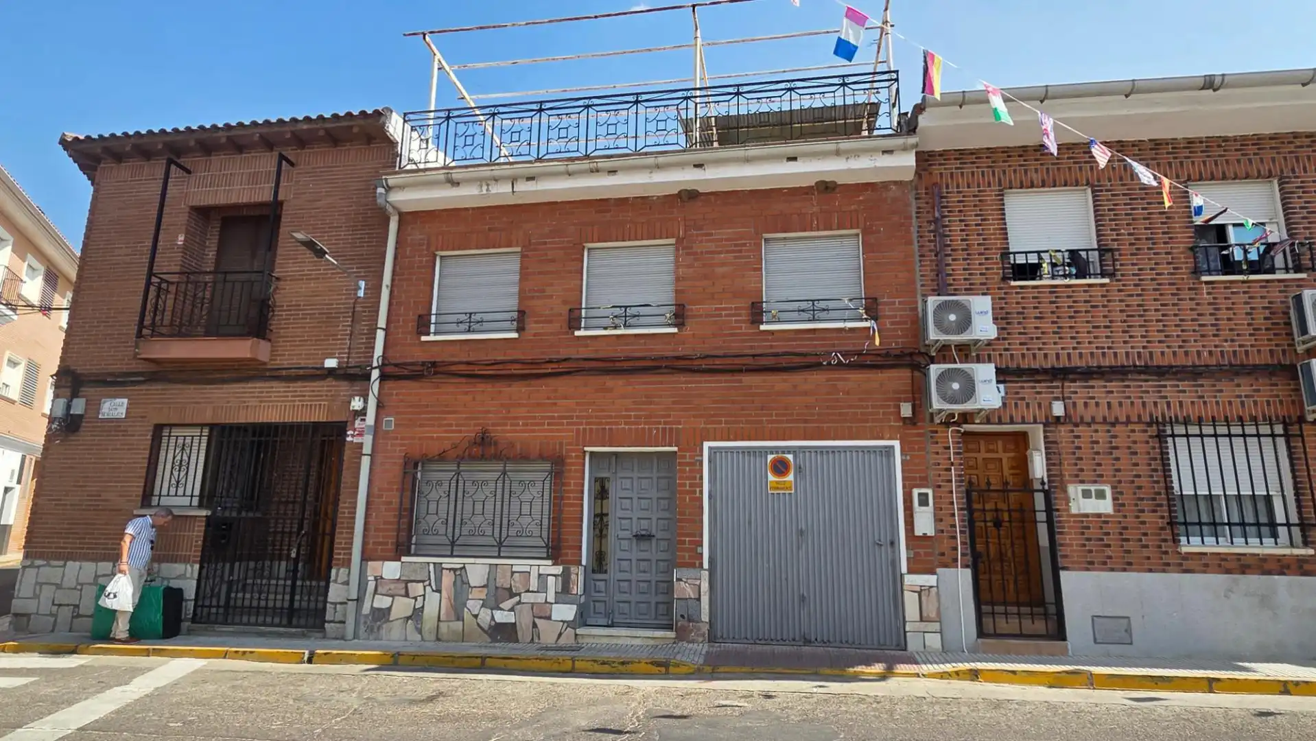 Casa adosada en venta en Calle Los Morales, 9, El Casar de Escalona Vista exterior de Casa adosada en venta en El Casar de Escalona con Terraza y Balcón