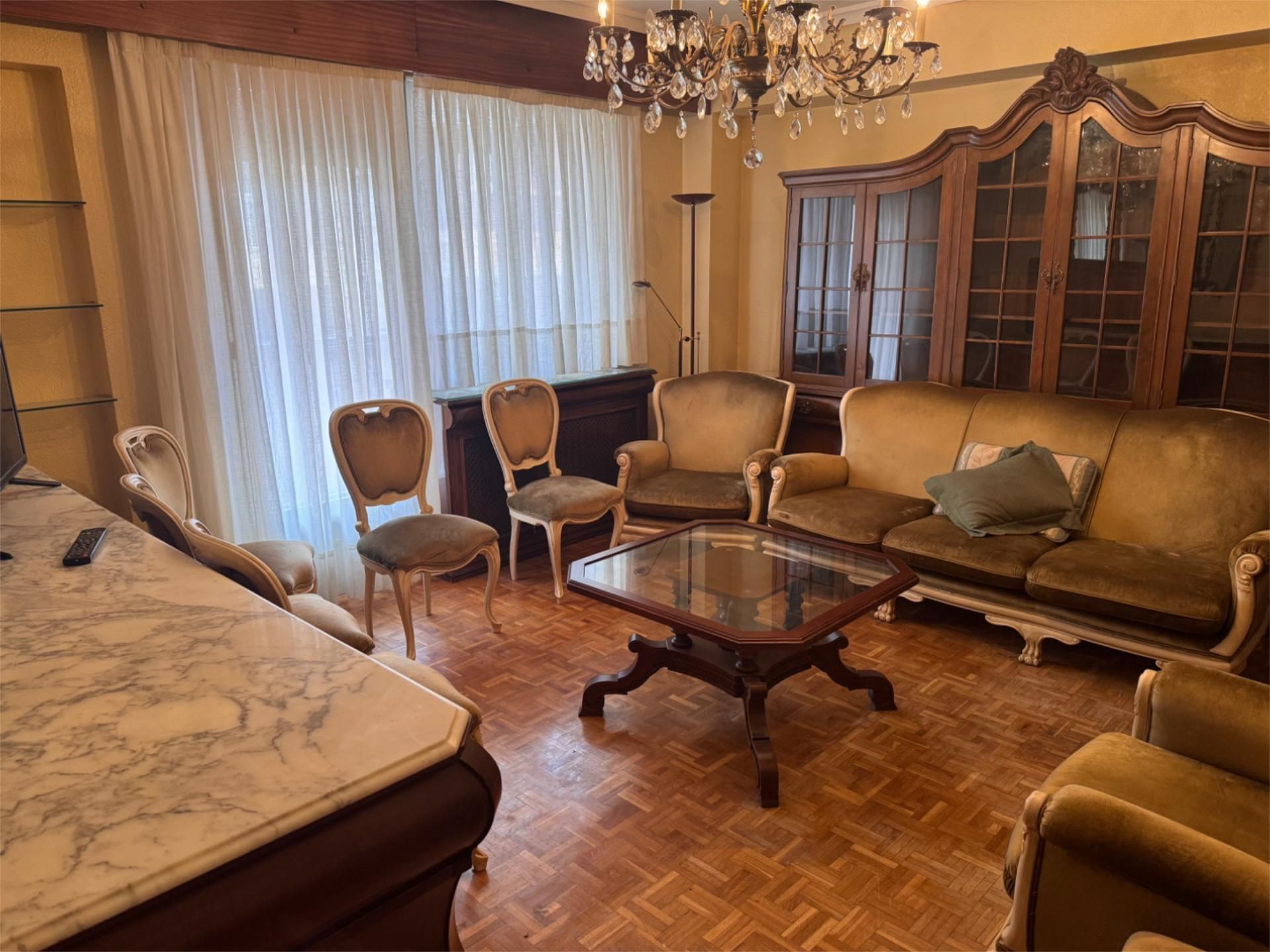 Sala d'estar de Pis de lloguer en Salamanca Capital amb Balcó