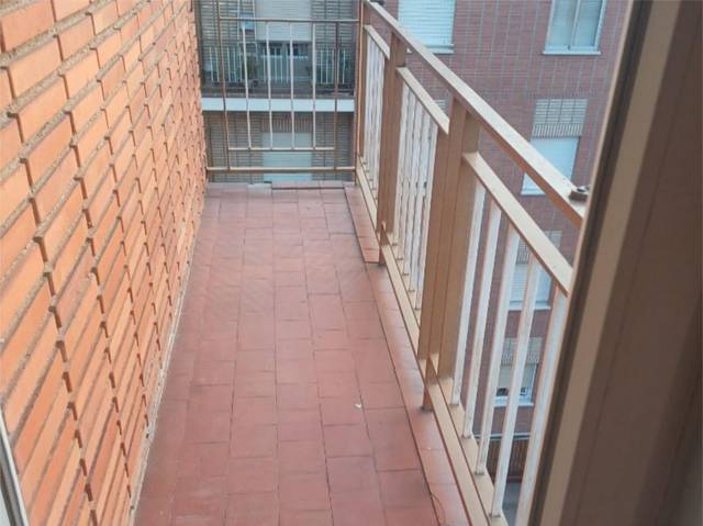 Piso en Alquiler en Calle Navasfrías, 1 en San Bernardo