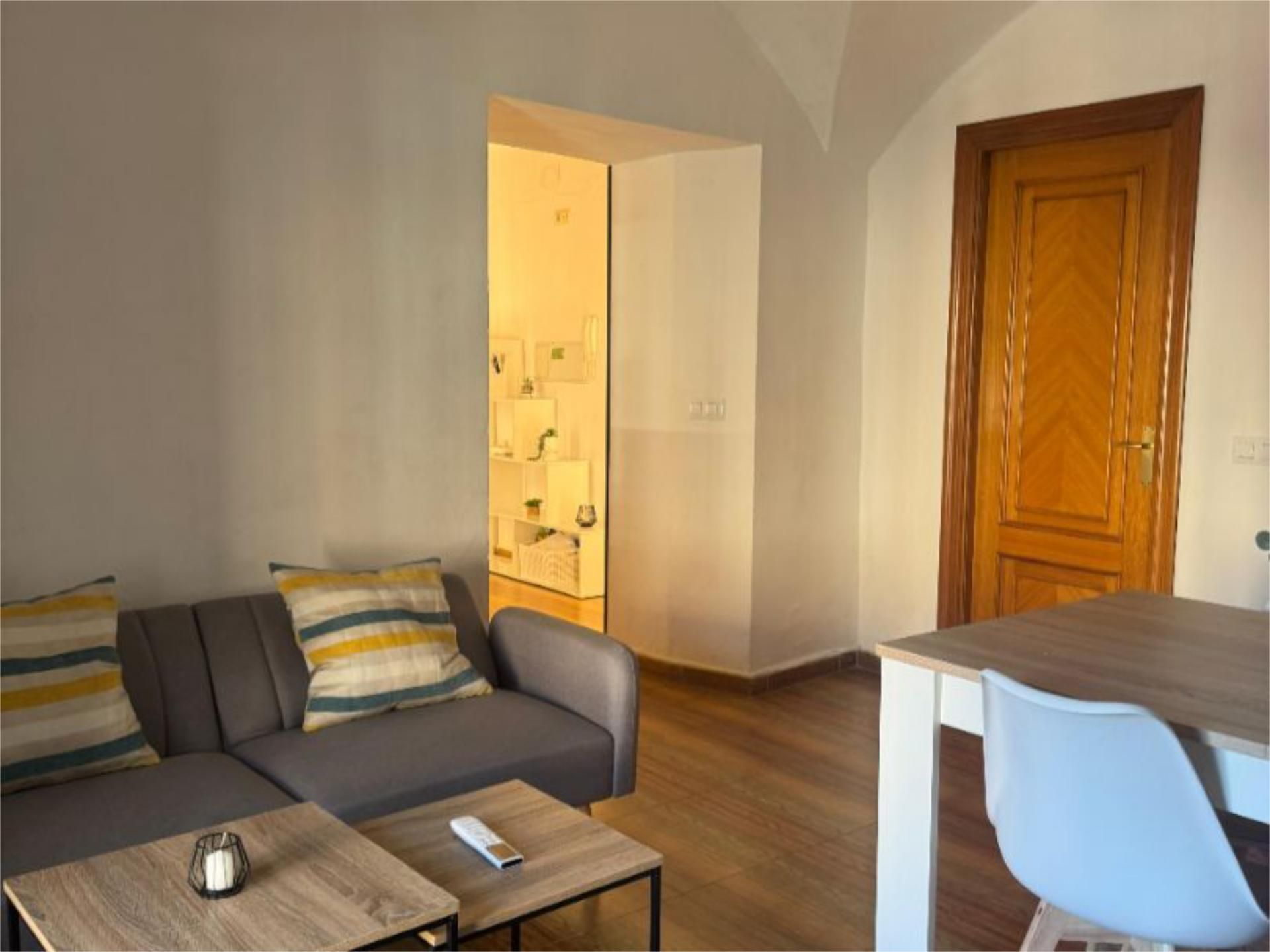 Living room of Flat to share in Cáceres Capital  with Furnished