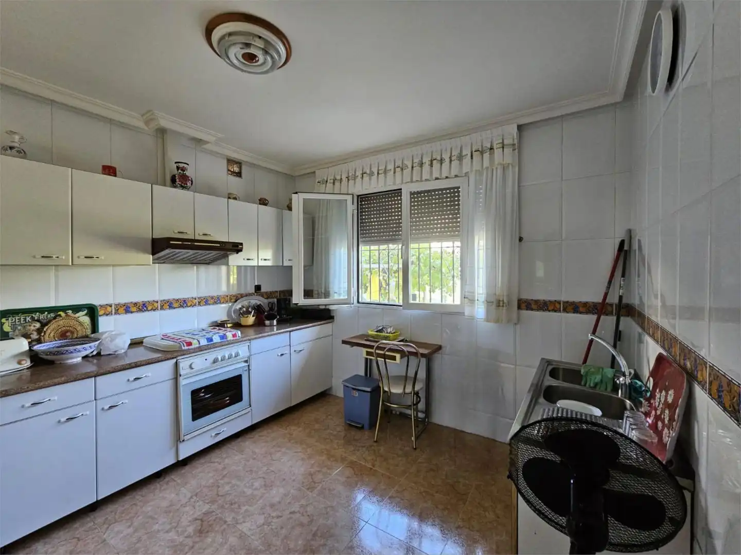 Kitchen of Houses for sale in Paracuellos de Jarama  with Air Conditioner, Heating and Private garden