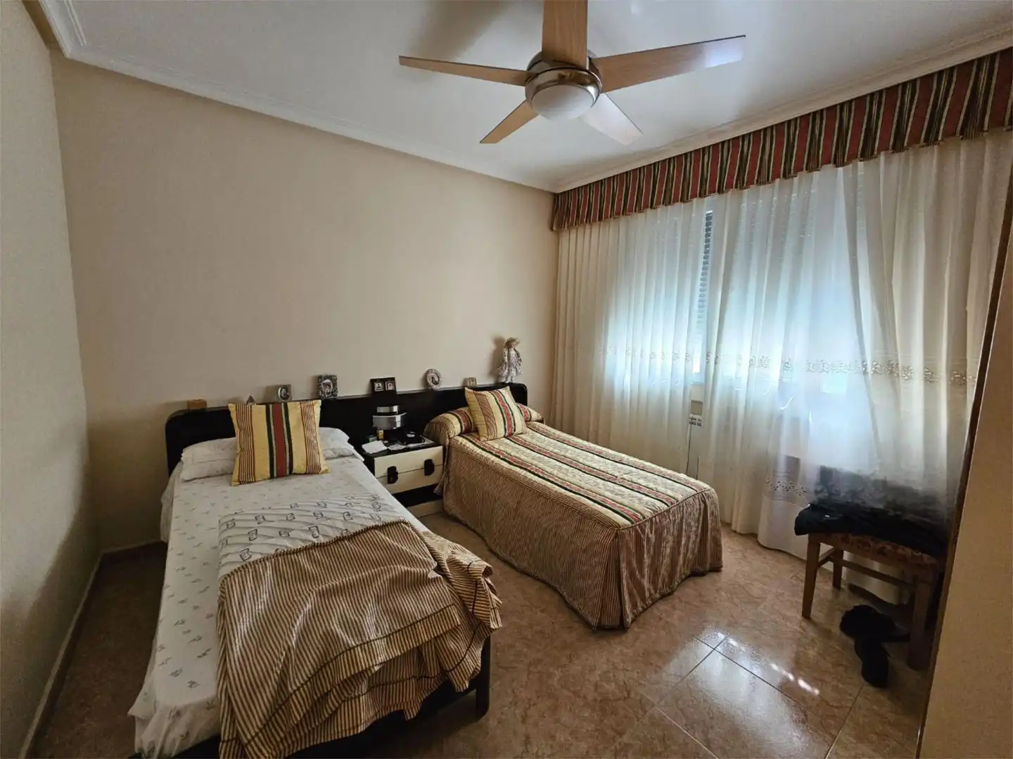 Bedroom of Houses for sale in Paracuellos de Jarama  with Air Conditioner, Heating and Private garden