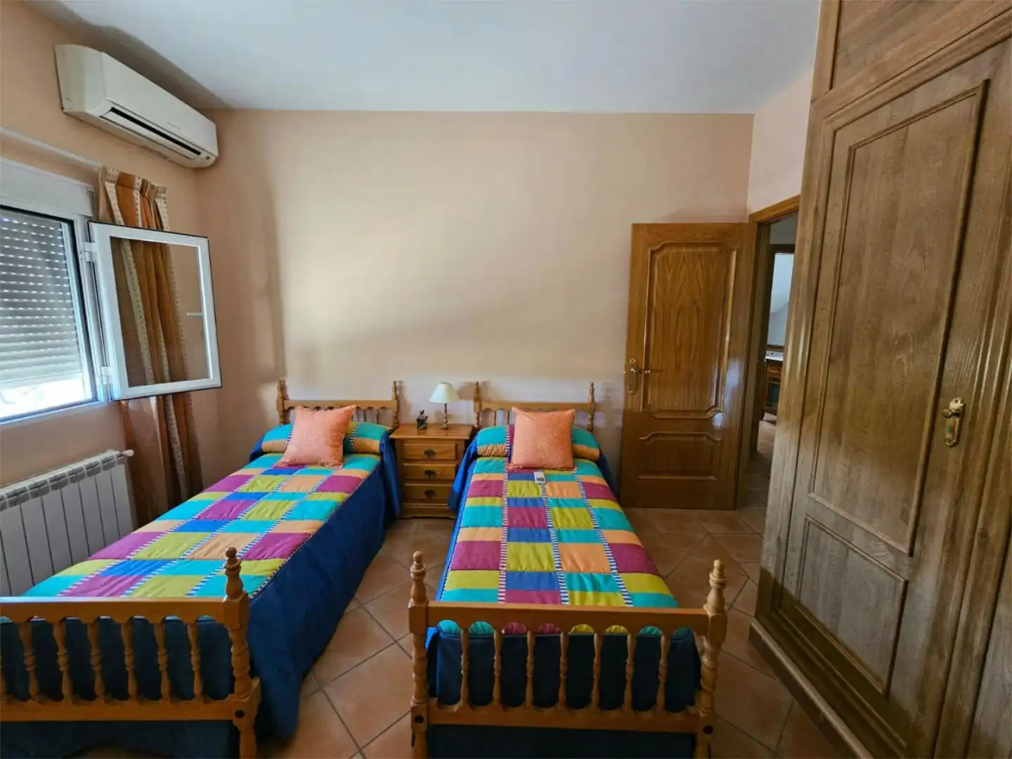 Bedroom of Houses for sale in Paracuellos de Jarama  with Air Conditioner, Heating and Private garden
