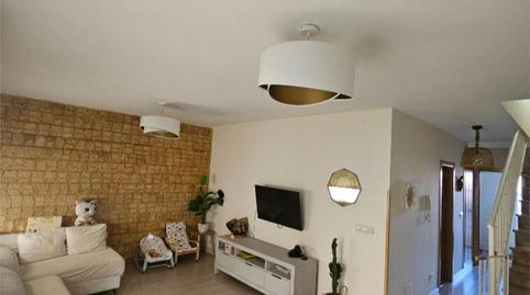 Foto 2 de Casa adosada en venda a Calle del Pintor Oliva, 30, Villaconejos, Madrid