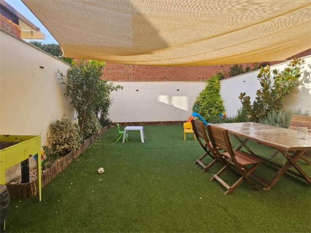 Casa adosada en Venta en Calle del Pintor Oliva, 30 en Villaconejos