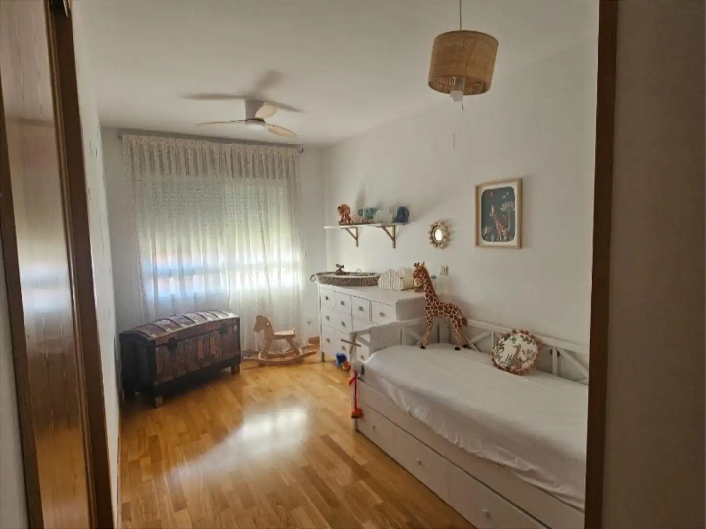 Detached homes for sale in Calle del Pintor Oliva, 30, Villaconejos Bedroom of Detached homes for sale in Villaconejos with Air Conditioner, Private garden and Parquet flooring