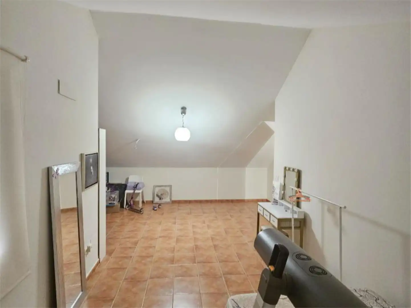 Detached homes for sale in Calle del Pintor Oliva, 30, Villaconejos Detached homes for sale in Villaconejos with Air Conditioner, Private garden and Parquet flooring