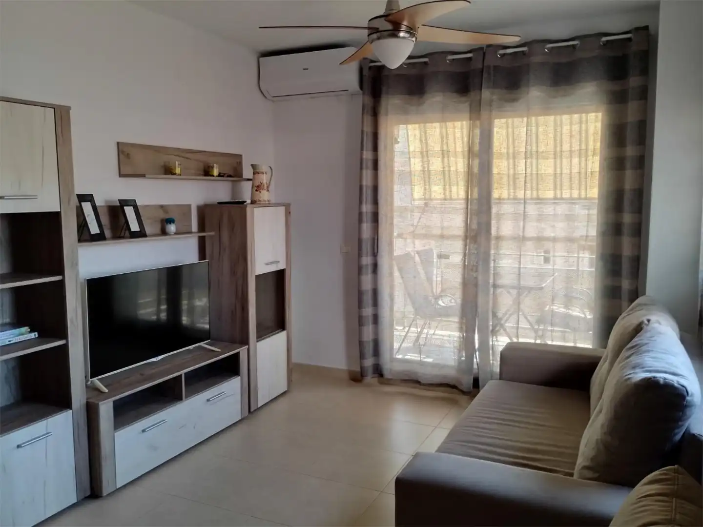 Apartamento en venta en Carrer de Cabanes, 11, Centro Sala de estar de Apartamento en venta en Oropesa del Mar / Orpesa con Aire acondicionado, Terraza y Piscina