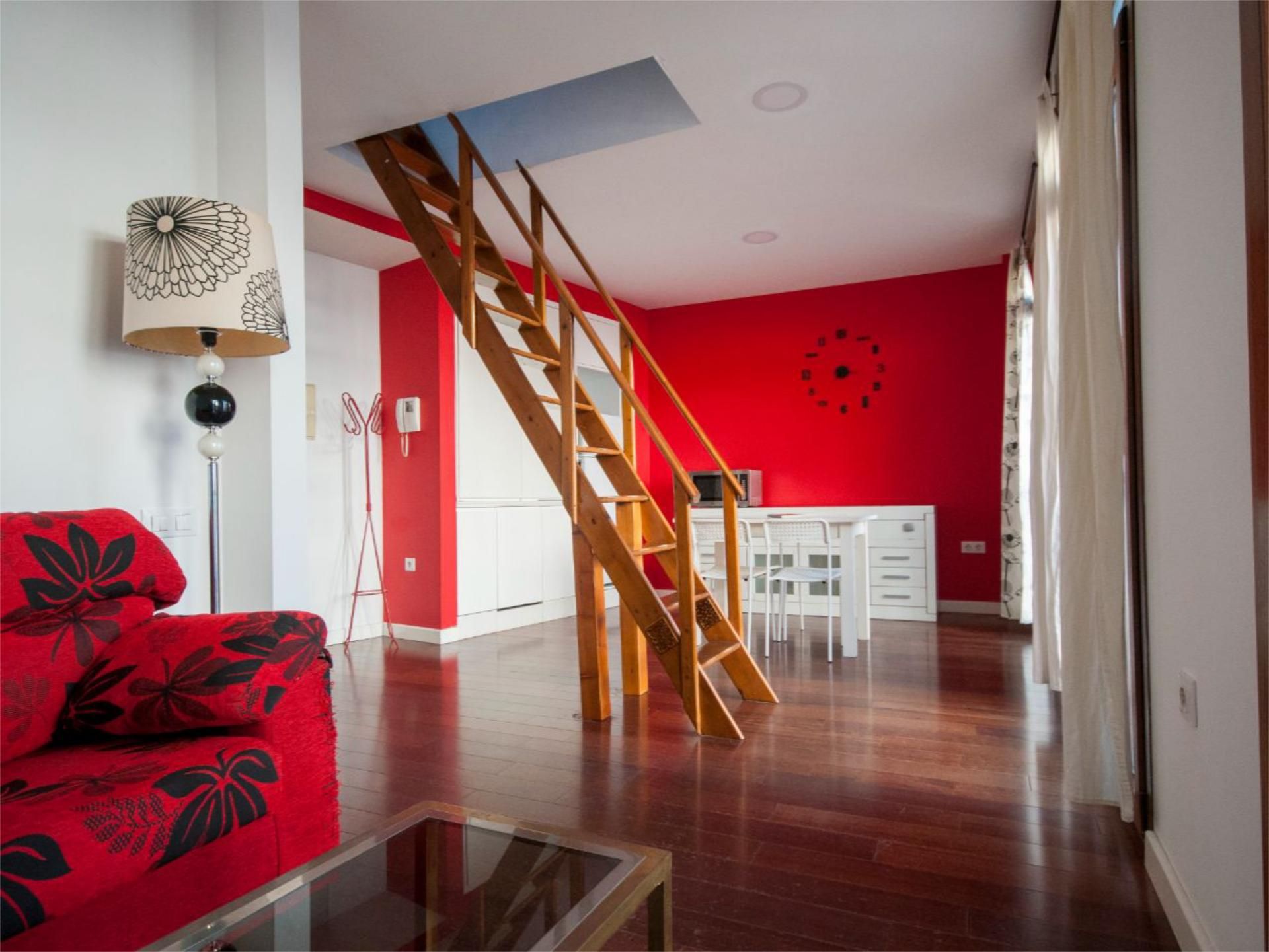 Sala d'estar de Dúplex de lloguer en Badajoz Capital amb Aire condicionat, Parquet i Moblat