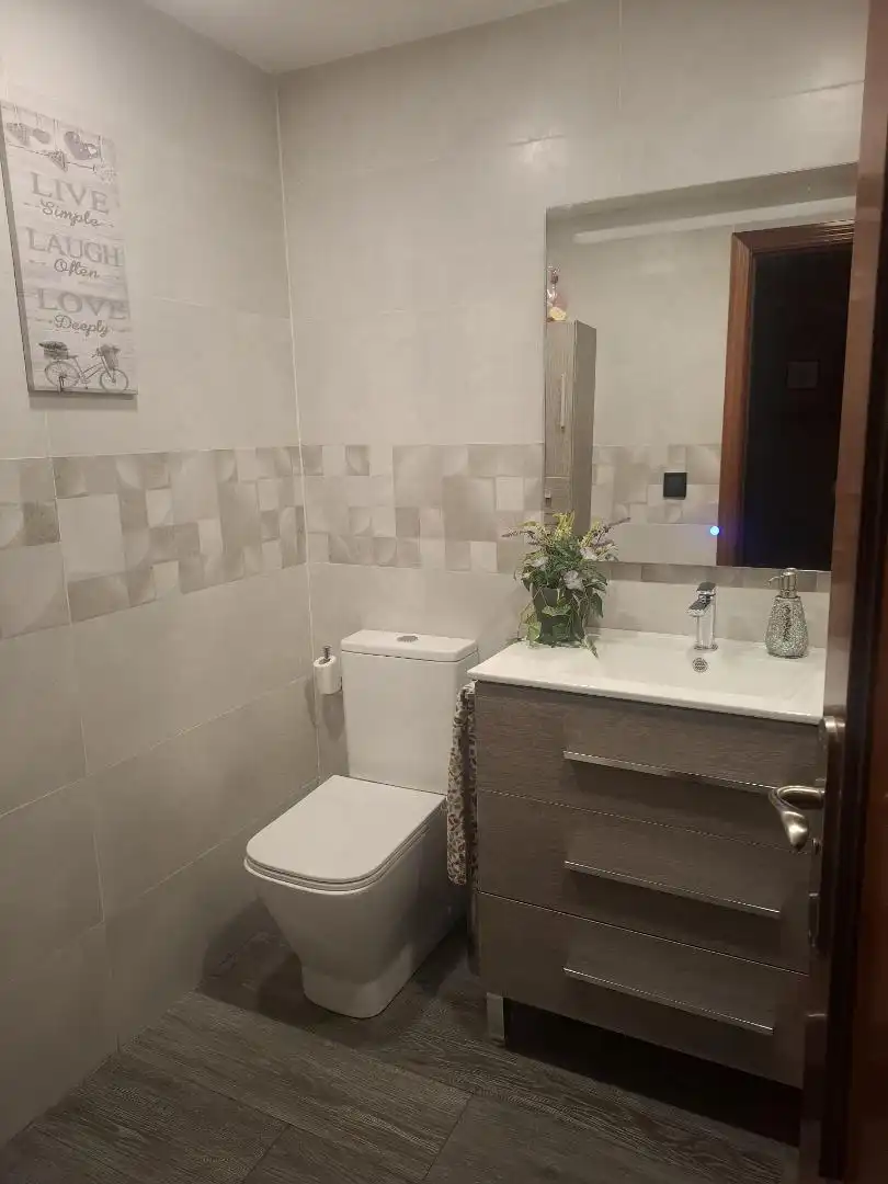 Houses for sale in Calle Segura, 7, La Flecha - Monasterio del Prado Bathroom of Houses for sale in Arroyo de la Encomienda with Heating, Private garden and Parquet flooring