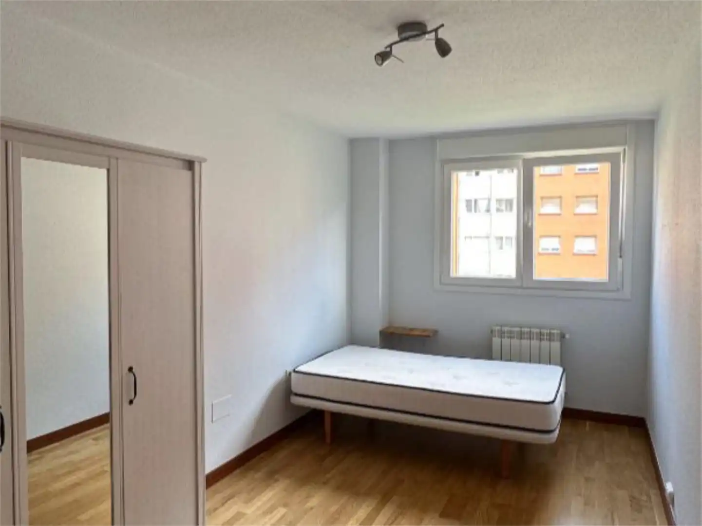 Piso en venta en Plaza María Blanchard, 13, Maliaño Habitación de Piso en venta en Camargo