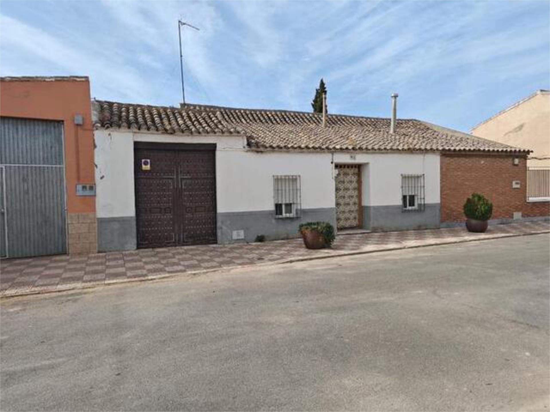 Exterior view of House or chalet for sale in Manzaneque  with Heating, Private garden and Storage room