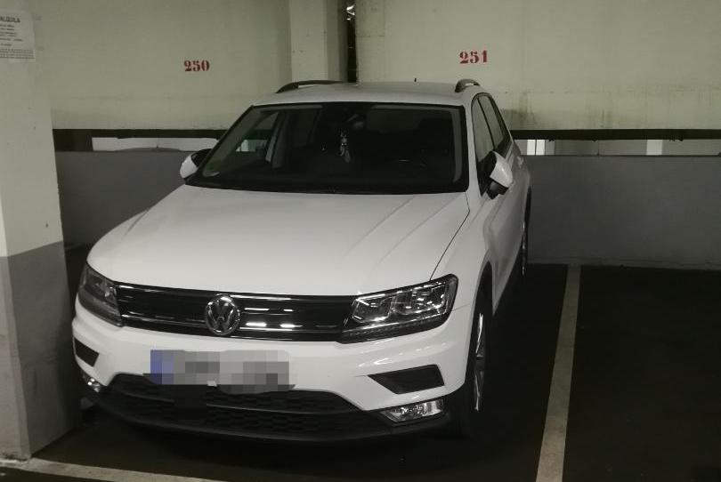 Photo 1 of Garage to rent in Calle de Rafael Bergamín, 5, San Juan Bautista, Madrid