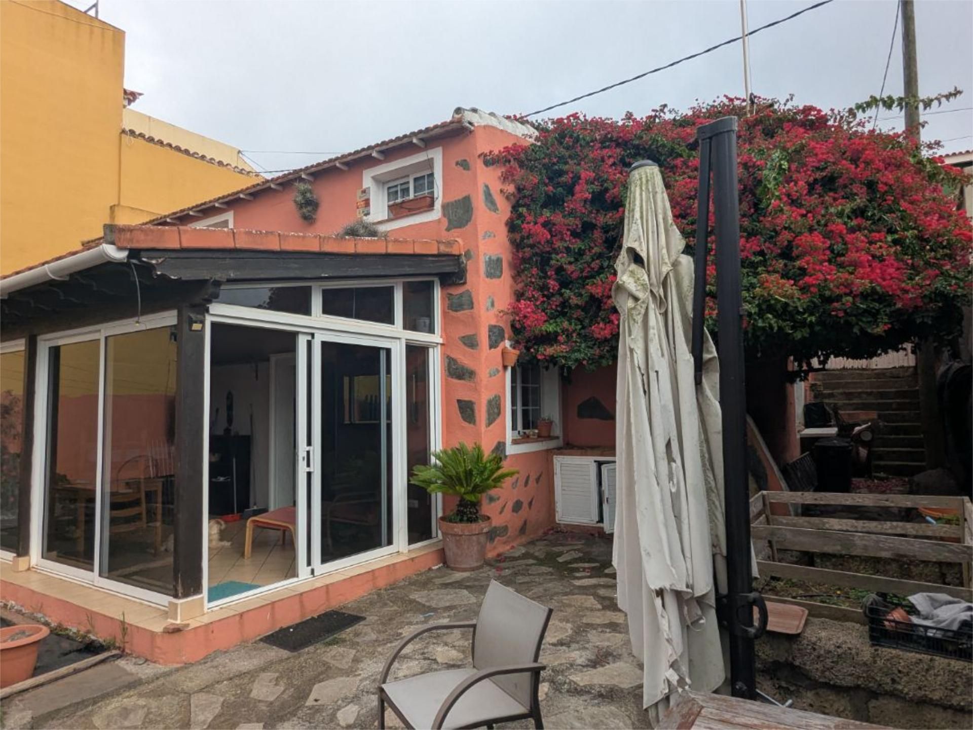 Vista exterior de Piso en venta en Tacoronte con Jardín privado, Parquet y Amueblado
