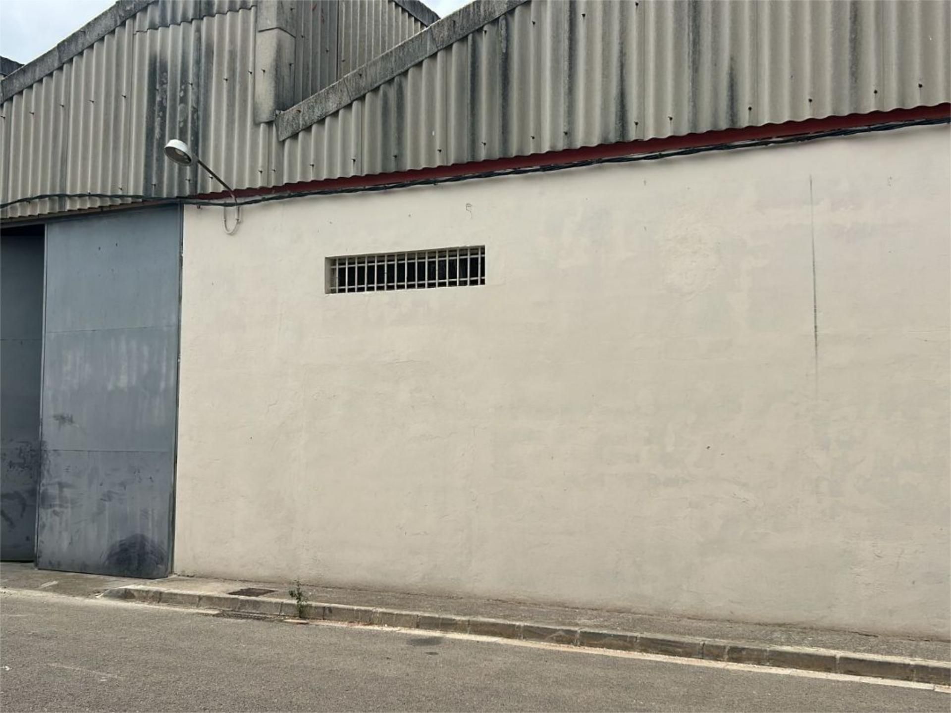 Vista exterior de Nave industrial en venta en Chiva