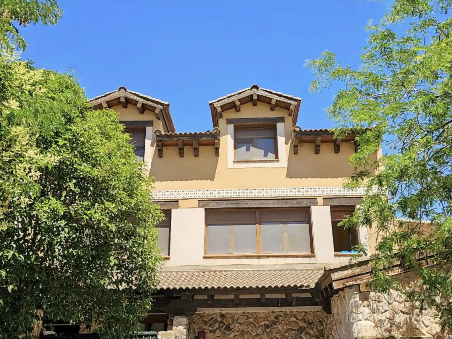 Vista exterior de Dúplex en venta en Grajera con Calefacción, Terraza y Amueblado