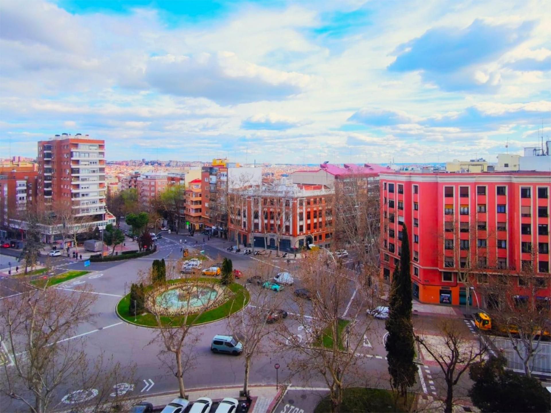 Vista exterior de Pis en venda en  Madrid Capital amb Aire condicionat i Terrassa