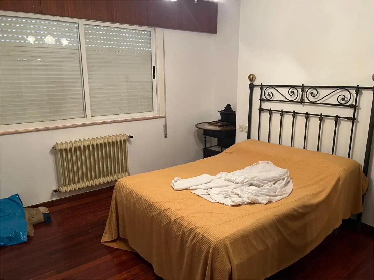 Dormitori de Pis en venda en Noia amb Calefacció, Parquet i Terrassa