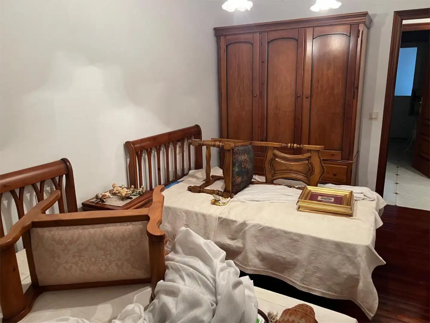 Dormitori de Pis en venda en Noia amb Calefacció, Parquet i Terrassa