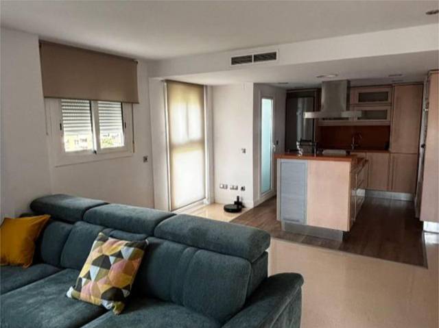 Piso en Alquiler en Calle Ciudad de Wenzhou, 8 en Paus - Poligono San Blas