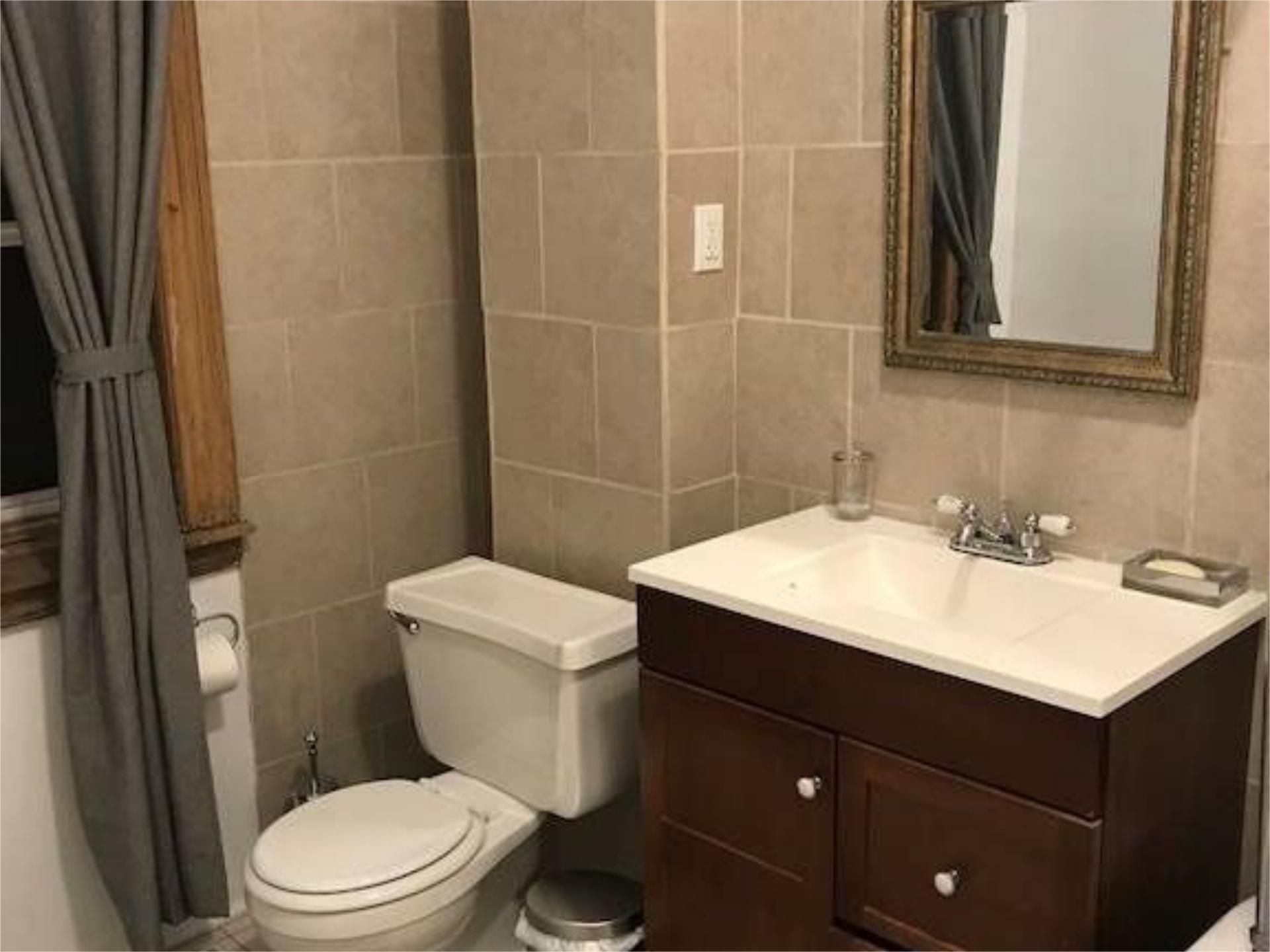 Bathroom of Apartment to share in Marbella  with Air Conditioner, Heating and Furnished