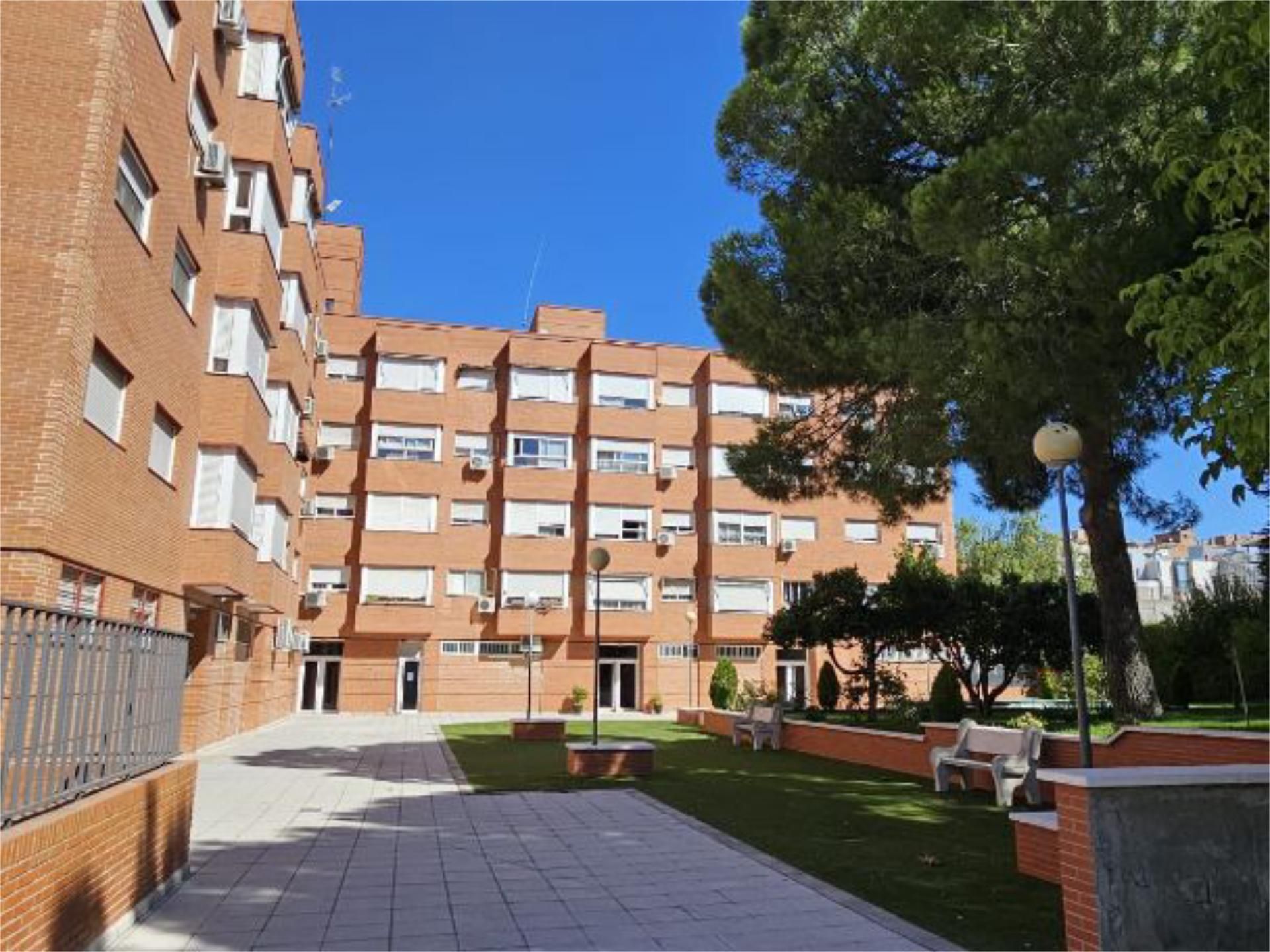 Exterior view of Flat to rent in  Madrid Capital  with Air Conditioner, Heating and Furnished