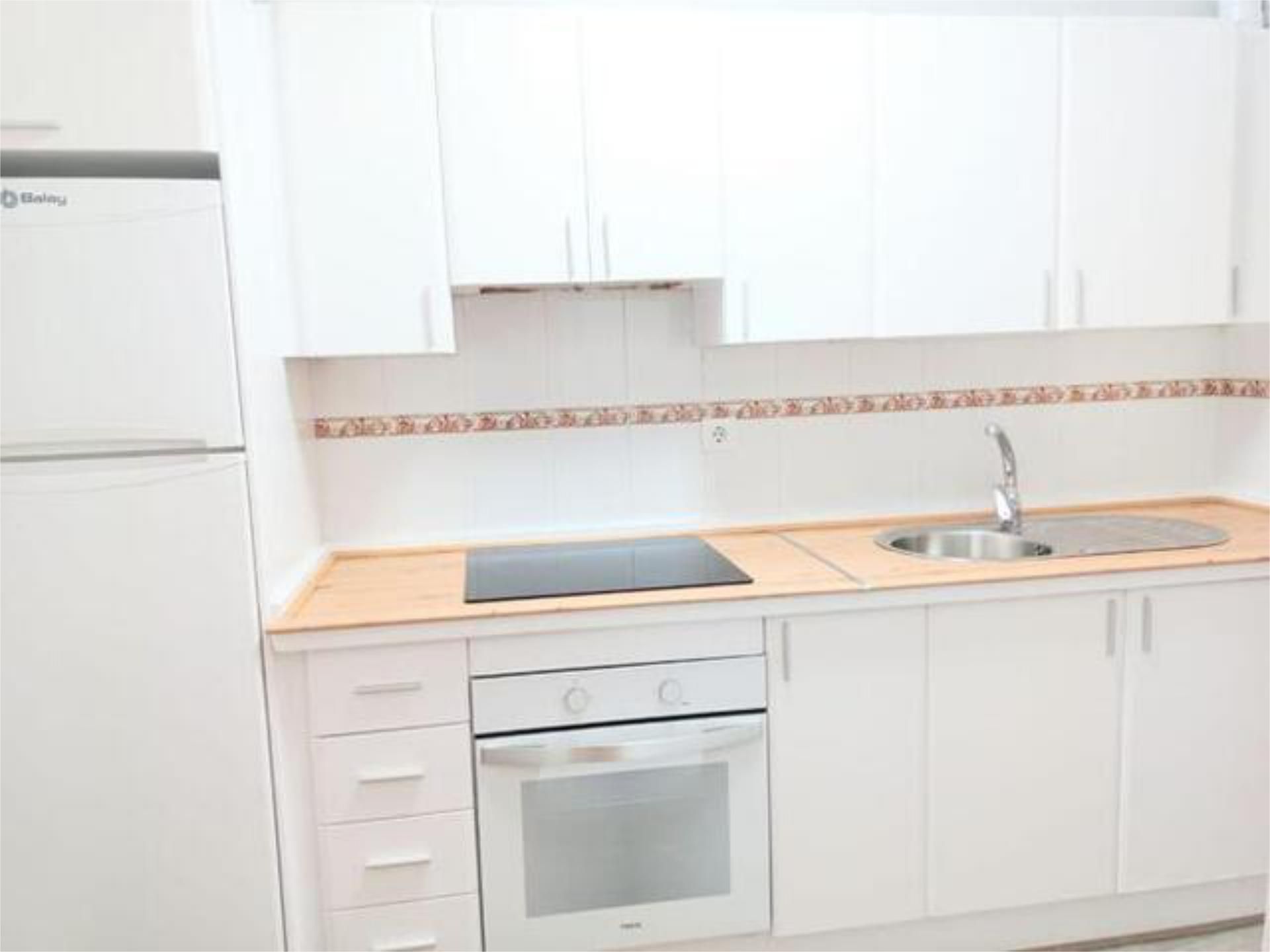 Flat to rent in Almendralejo Kitchen of Flat to rent in Almendralejo  with Heating, Terrace and Storage room