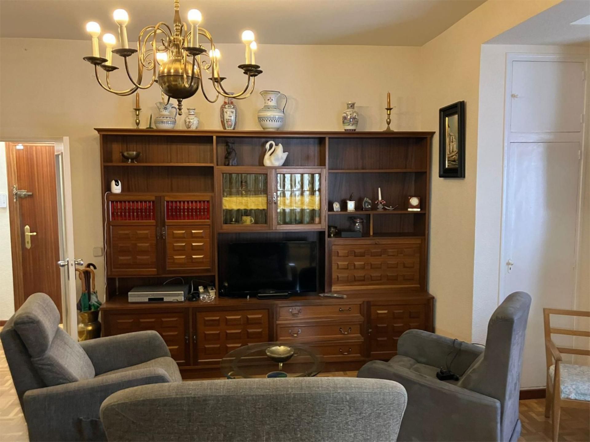 Living room of Flat to rent in  Madrid Capital  with Air Conditioner, Heating and Parquet flooring