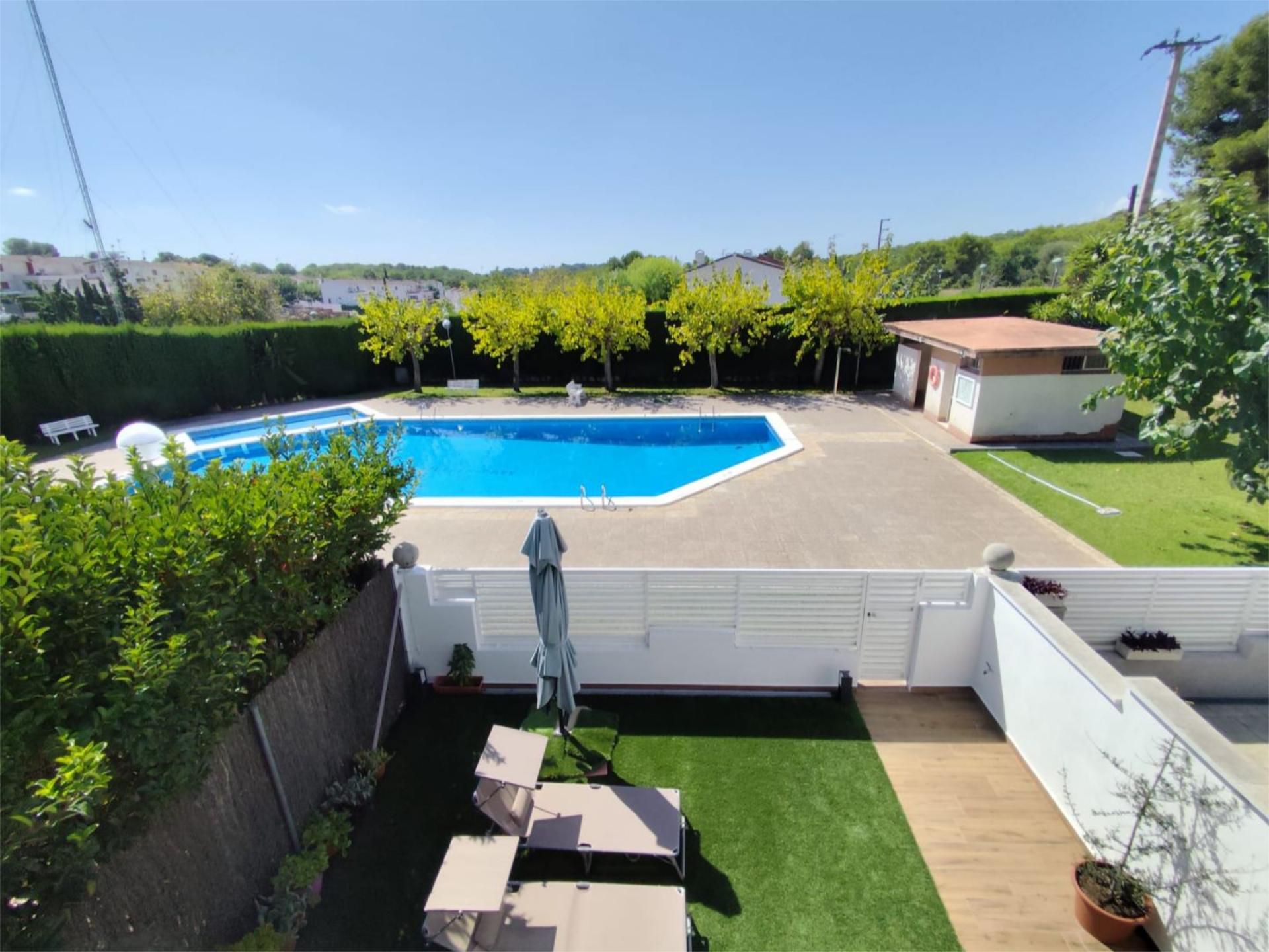 Piscina de Casa adosada en venda en  Tarragona Capital amb Aire condicionat, Terrassa i Piscina